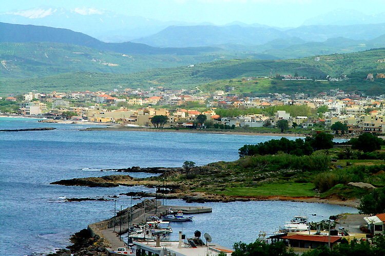 Kastelli Kissamos: Blick über den Yachthafen auf die Stadt