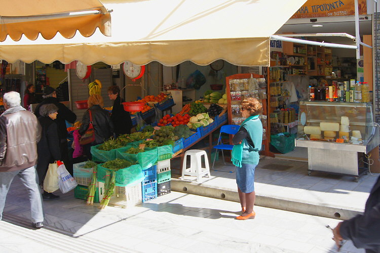 Heraklion: Marktstraße - Gemüse und Käse